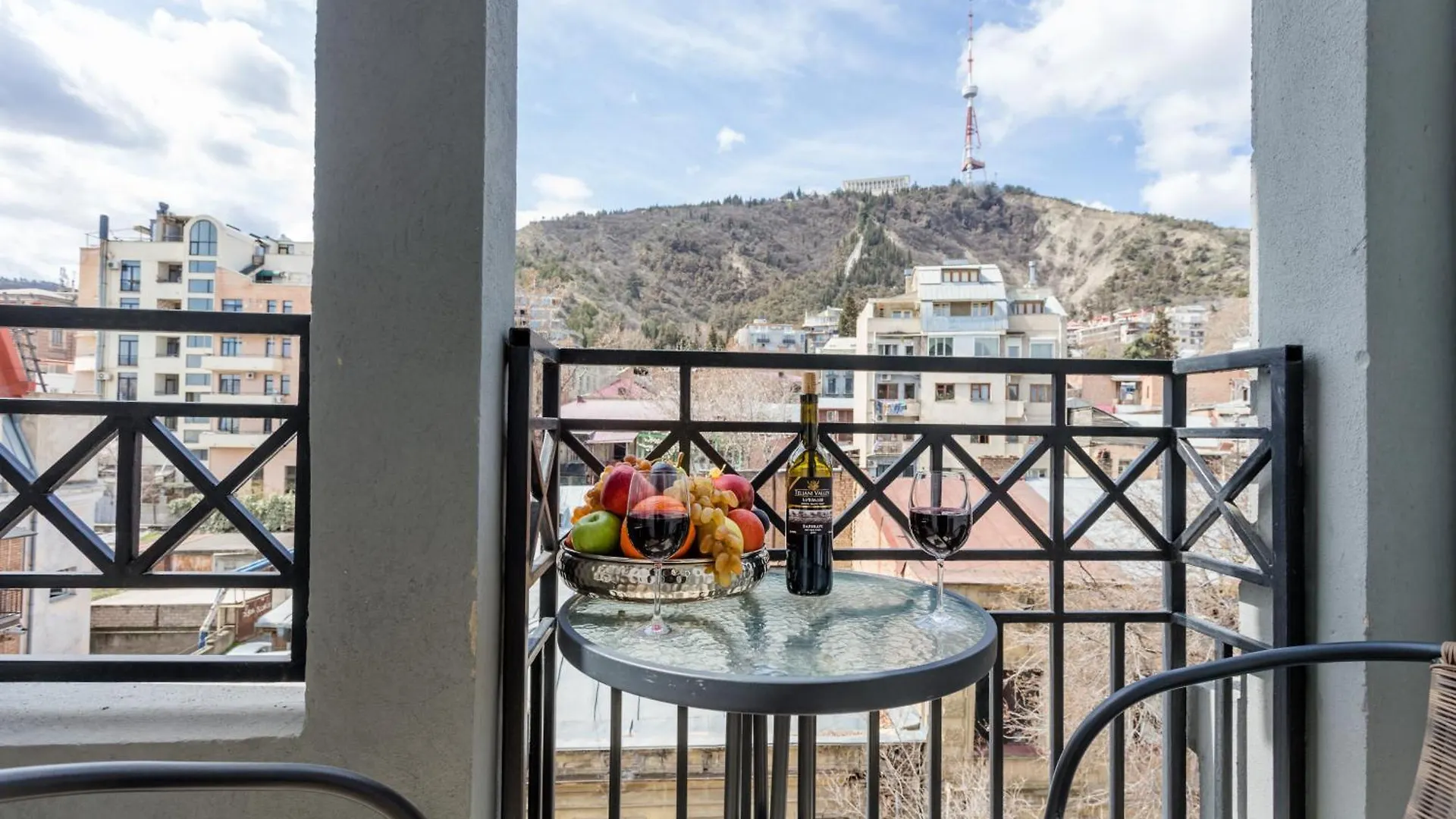 Luxury Landing In The City Center Tbilisi Apartment